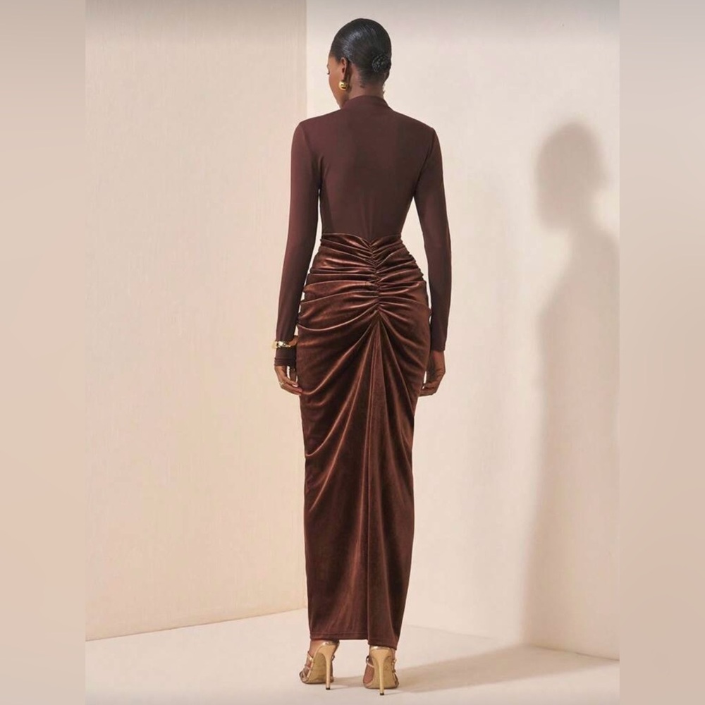 Brown Long Sleeve Ruched Velvet Maxi Dress Elegant Evening Gown Bodycon Chic - Picture 7 of 12